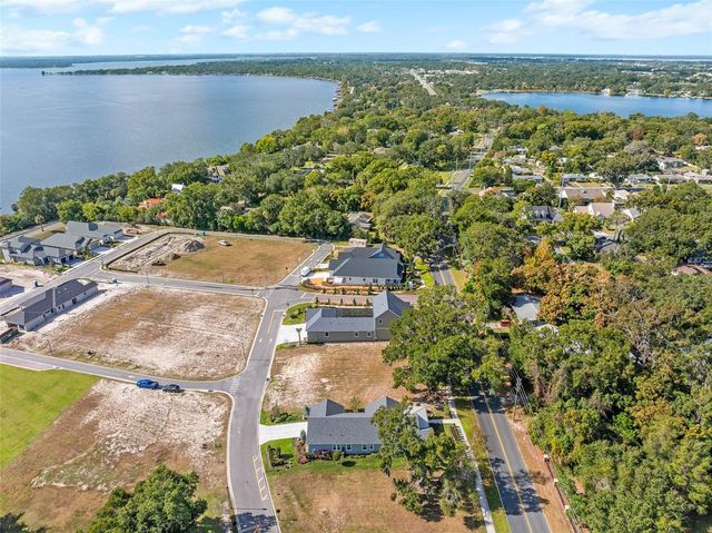 622 W 11TH AVENUE, Mount Dora, FL 32757