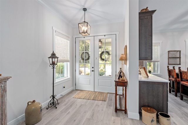 622 W 11TH AVENUE, Mount Dora, FL 32757