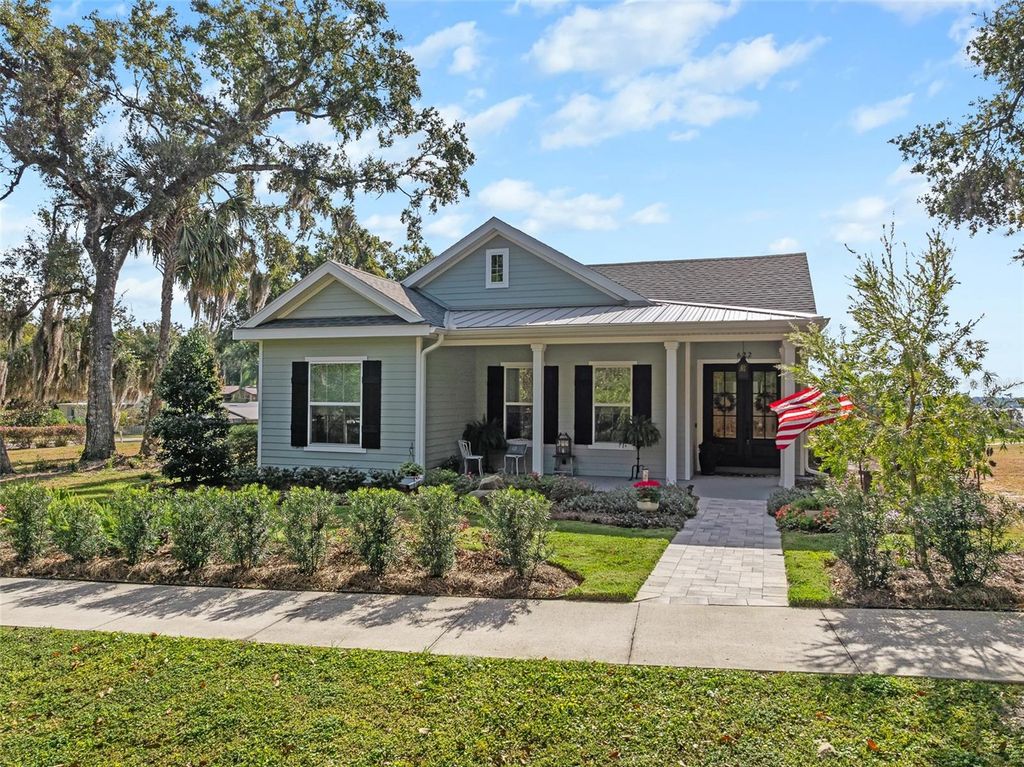 622 W 11TH AVENUE, Mount Dora, FL 32757