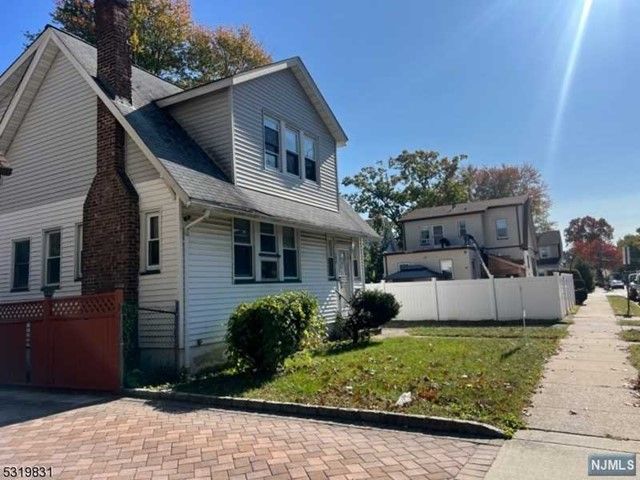 184 Oak Street, East Orange, NJ 07018