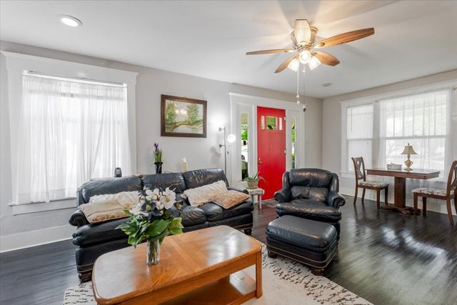 1101 N Oak Avenue, Mineral Wells, TX 76067