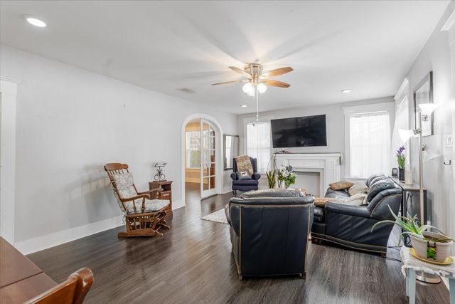 1101 N Oak Avenue, Mineral Wells, TX 76067