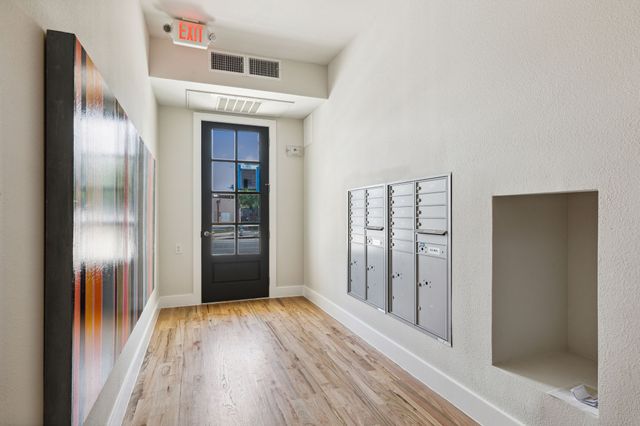 6283 La Vista Drive 303, Dallas, TX 75214