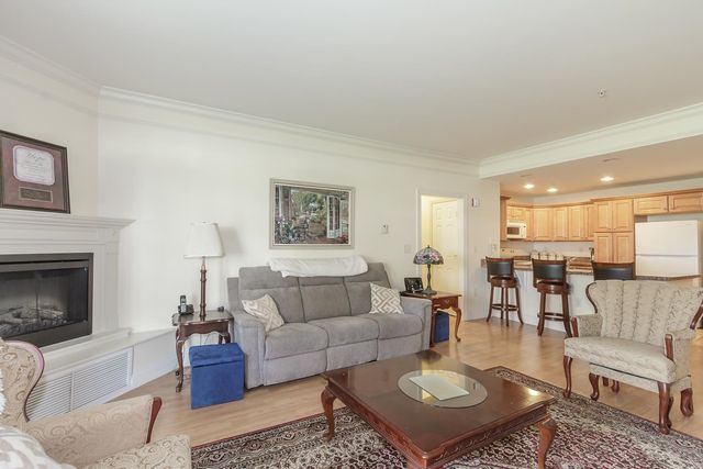 5 Sally Sweets Way Unit 215, Salem, NH 03079