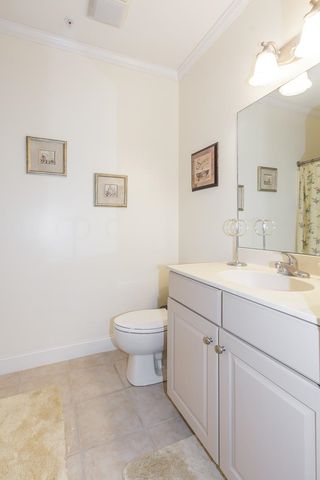 5 Sally Sweets Way Unit 215, Salem, NH 03079