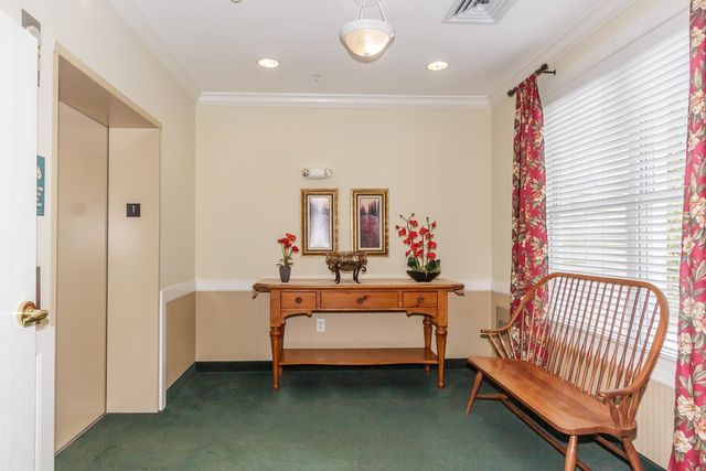 5 Sally Sweets Way Unit 215, Salem, NH 03079