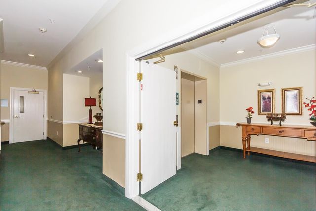 5 Sally Sweets Way Unit 215, Salem, NH 03079