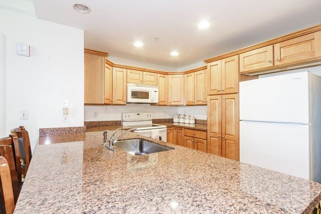 5 Sally Sweets Way Unit 215, Salem, NH 03079