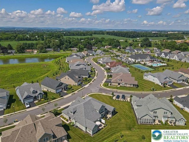 3964 Victors Way, Bethlehem Twp, PA 18045