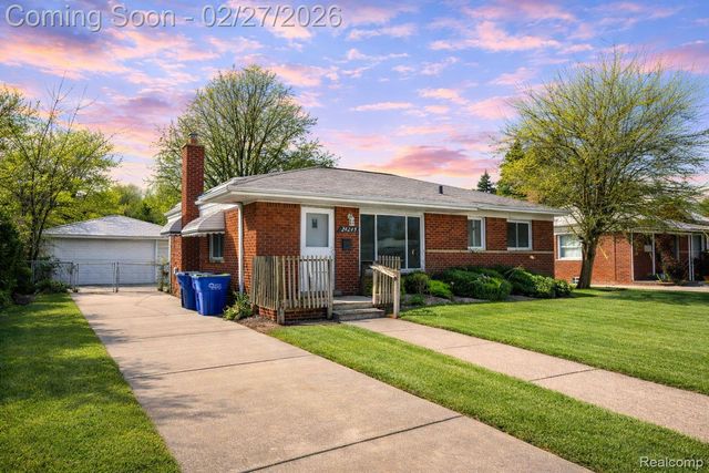 24245 Prairie Lane, Warren, MI 48089