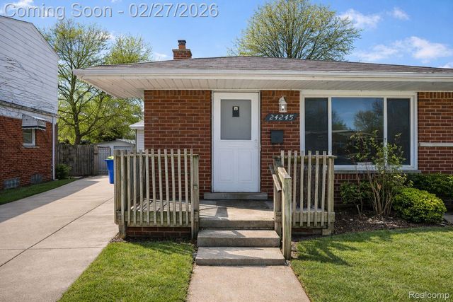 24245 Prairie Lane, Warren, MI 48089