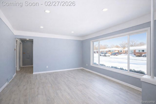 24245 Prairie Lane, Warren, MI 48089