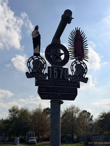 1578 County Road 3406, Cleveland, TX 77327