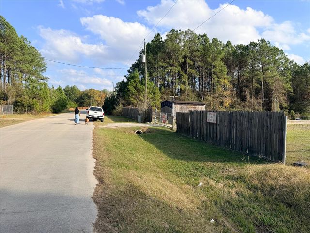 1578 County Road 3406, Cleveland, TX 77327