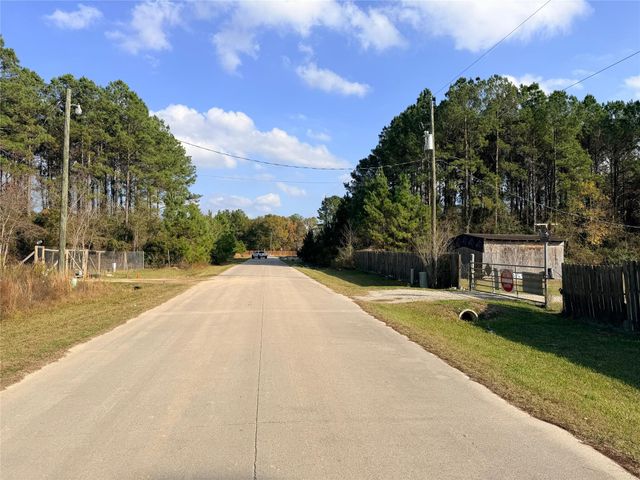 1578 County Road 3406, Cleveland, TX 77327