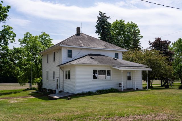 402 W Chapman Road, Fremont Twp, MI 48858