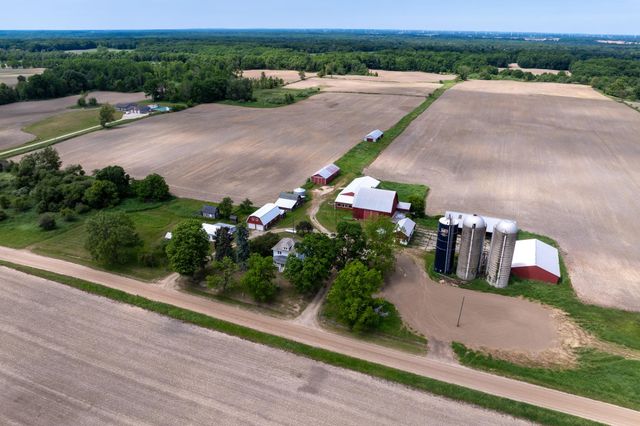 402 W Chapman Road, Fremont Twp, MI 48858