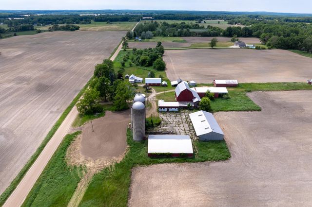 402 W Chapman Road, Fremont Twp, MI 48858
