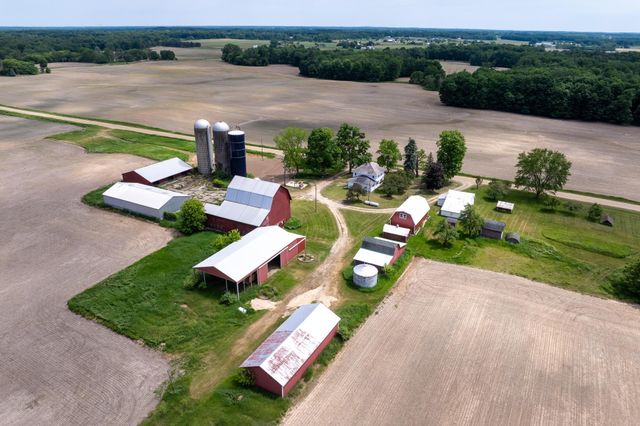 402 W Chapman Road, Fremont Twp, MI 48858