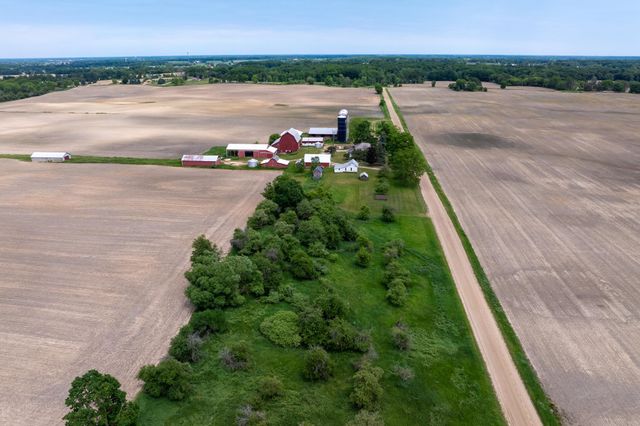 402 W Chapman Road, Fremont Twp, MI 48858