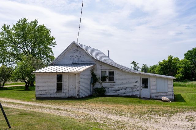 402 W Chapman Road, Fremont Twp, MI 48858