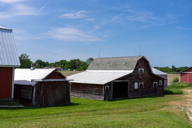 402 W Chapman Road, Fremont Twp, MI 48858