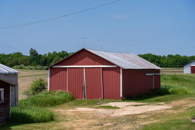 402 W Chapman Road, Fremont Twp, MI 48858