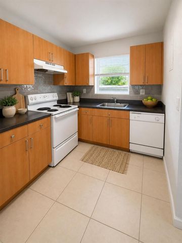 4859 NW 9th Drive 4859, Plantation, FL 33317