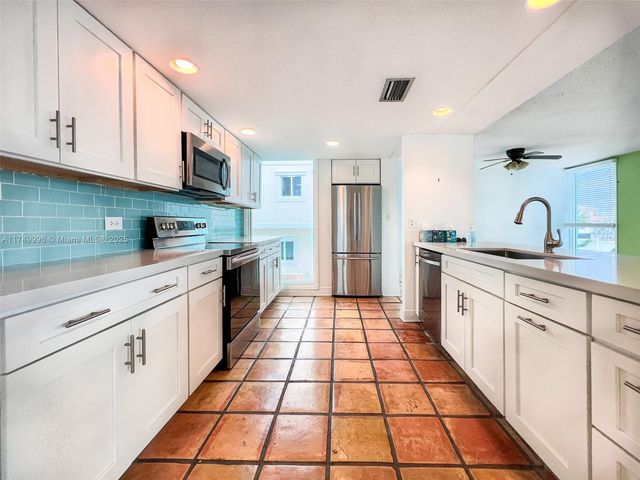 188 Atlantic Blvd B, Key Largo, FL 33037