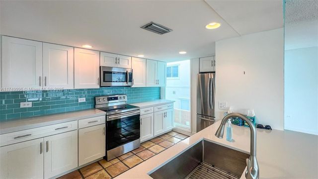 188 Atlantic Blvd B, Key Largo, FL 33037