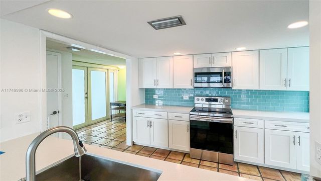 188 Atlantic Blvd B, Key Largo, FL 33037