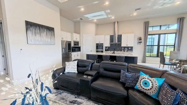 7924 Ironwood Way, Parkland, FL 33067