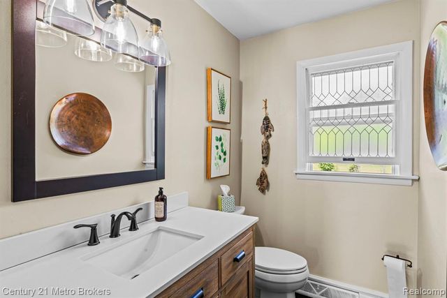 1938 Mayfield Road, Lapeer, MI 48446