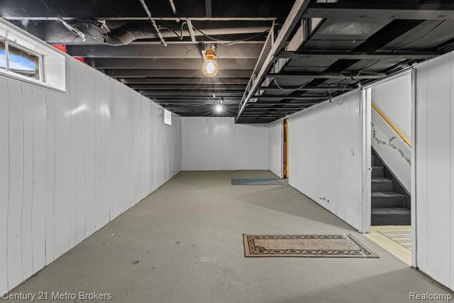 1938 Mayfield Road, Lapeer, MI 48446