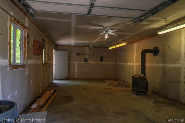 1938 Mayfield Road, Lapeer, MI 48446