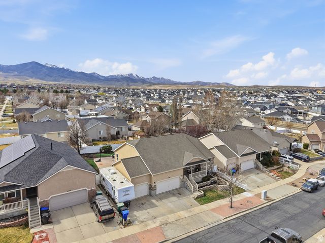 8262 S PIN OAK DR, West Jordan, UT 84081