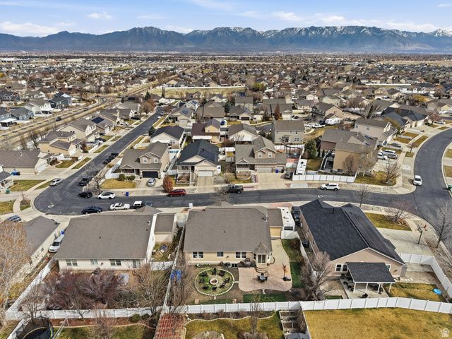 8262 S PIN OAK DR, West Jordan, UT 84081