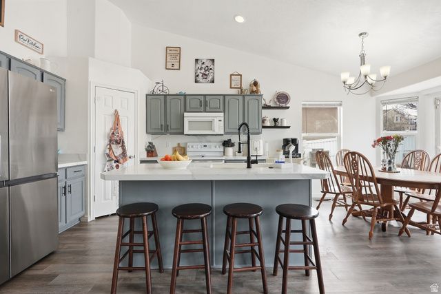 8262 S PIN OAK DR, West Jordan, UT 84081