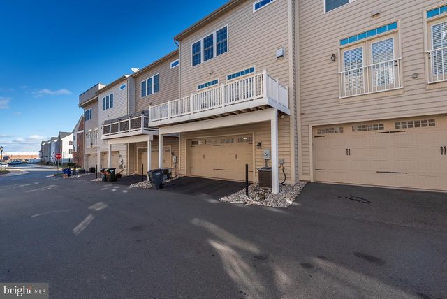 24615 JENKINS LEAF TER, Sterling, VA 20166