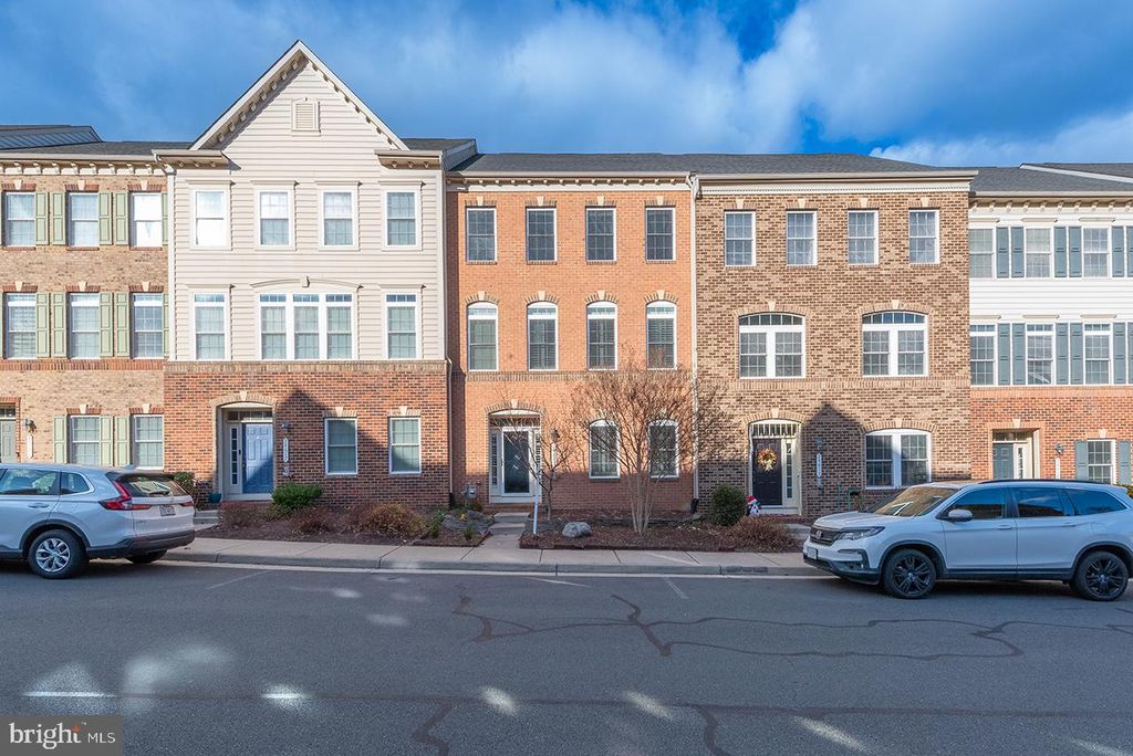 24615 JENKINS LEAF TER, Sterling, VA 20166