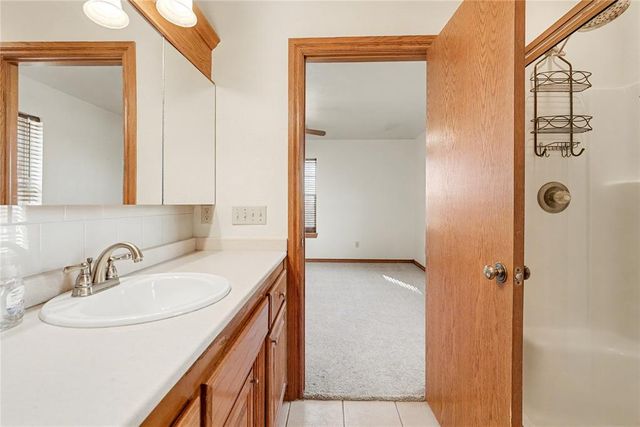 4 Willow Creek Drive, Tuttle, OK 73089