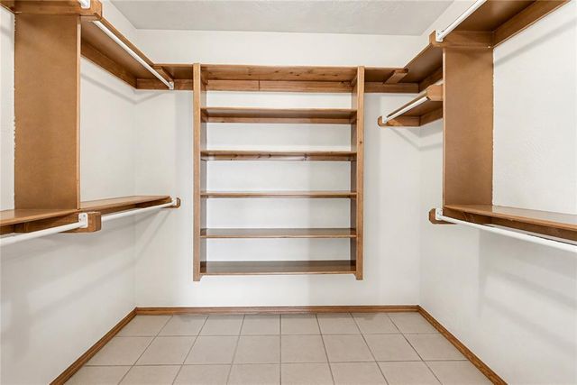 4 Willow Creek Drive, Tuttle, OK 73089