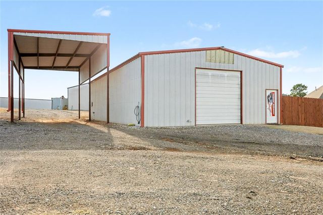 4 Willow Creek Drive, Tuttle, OK 73089