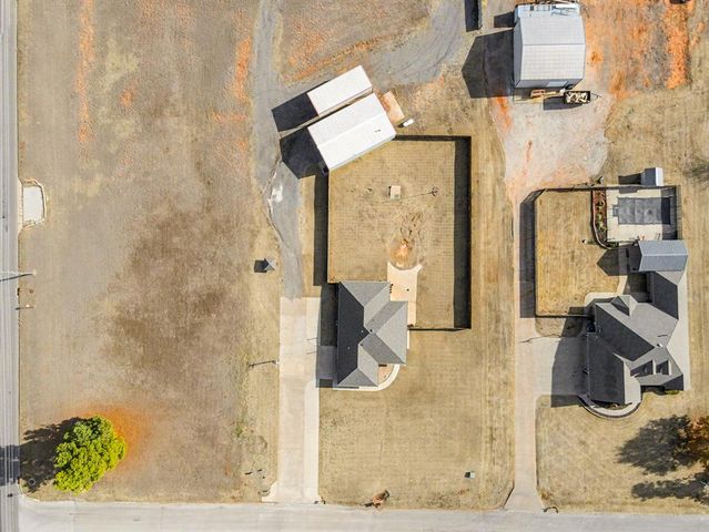 4 Willow Creek Drive, Tuttle, OK 73089