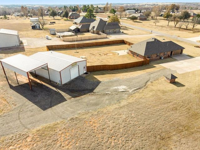 4 Willow Creek Drive, Tuttle, OK 73089