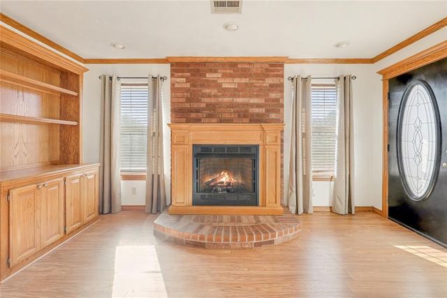 4 Willow Creek Drive, Tuttle, OK 73089