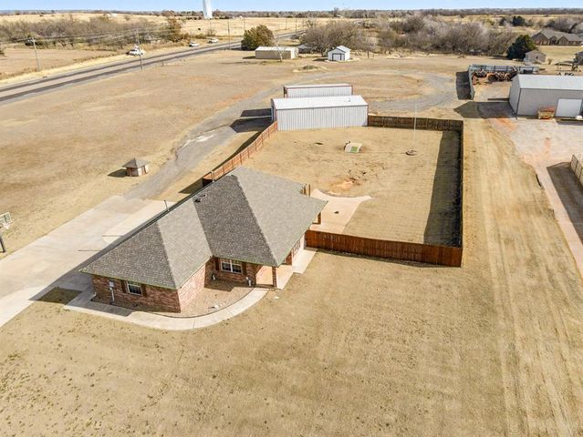 4 Willow Creek Drive, Tuttle, OK 73089