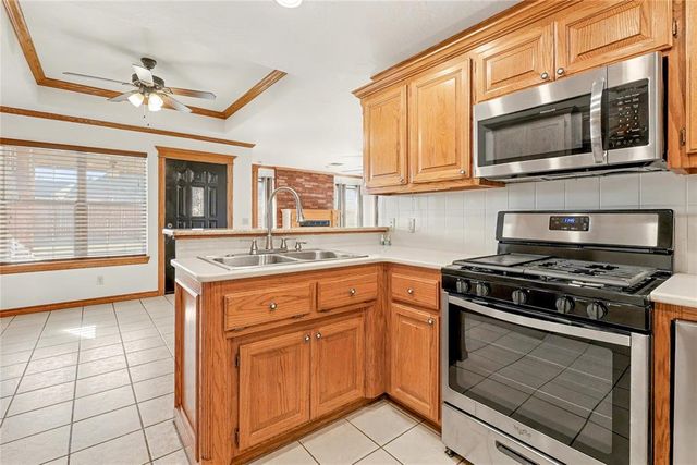 4 Willow Creek Drive, Tuttle, OK 73089