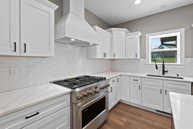 1005 Thomas Circle, Tiffin, IA 52340