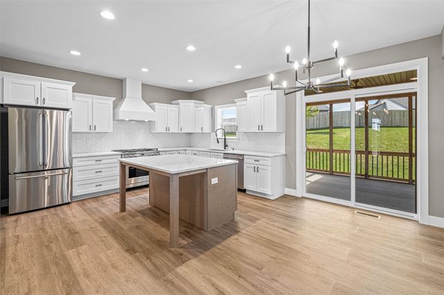 1005 Thomas Circle, Tiffin, IA 52340